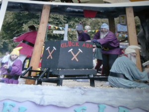 2000 – Der Tunnelbau das ist der Hit, jetzt buddeln schon die Zwerge mit